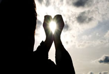 中国女足为奥运最后希望而战，遭遇韩国队胜率几何？中国新闻网.